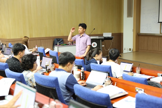 Professor Joon Ha Kim strives to nurture environmental leaders through training offered by International Environmental Research Institute 이미지