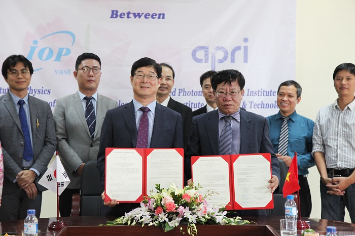APRI signs MoU with the Institute of Physics at the Vietnam Institute of Science and Technology 이미지
