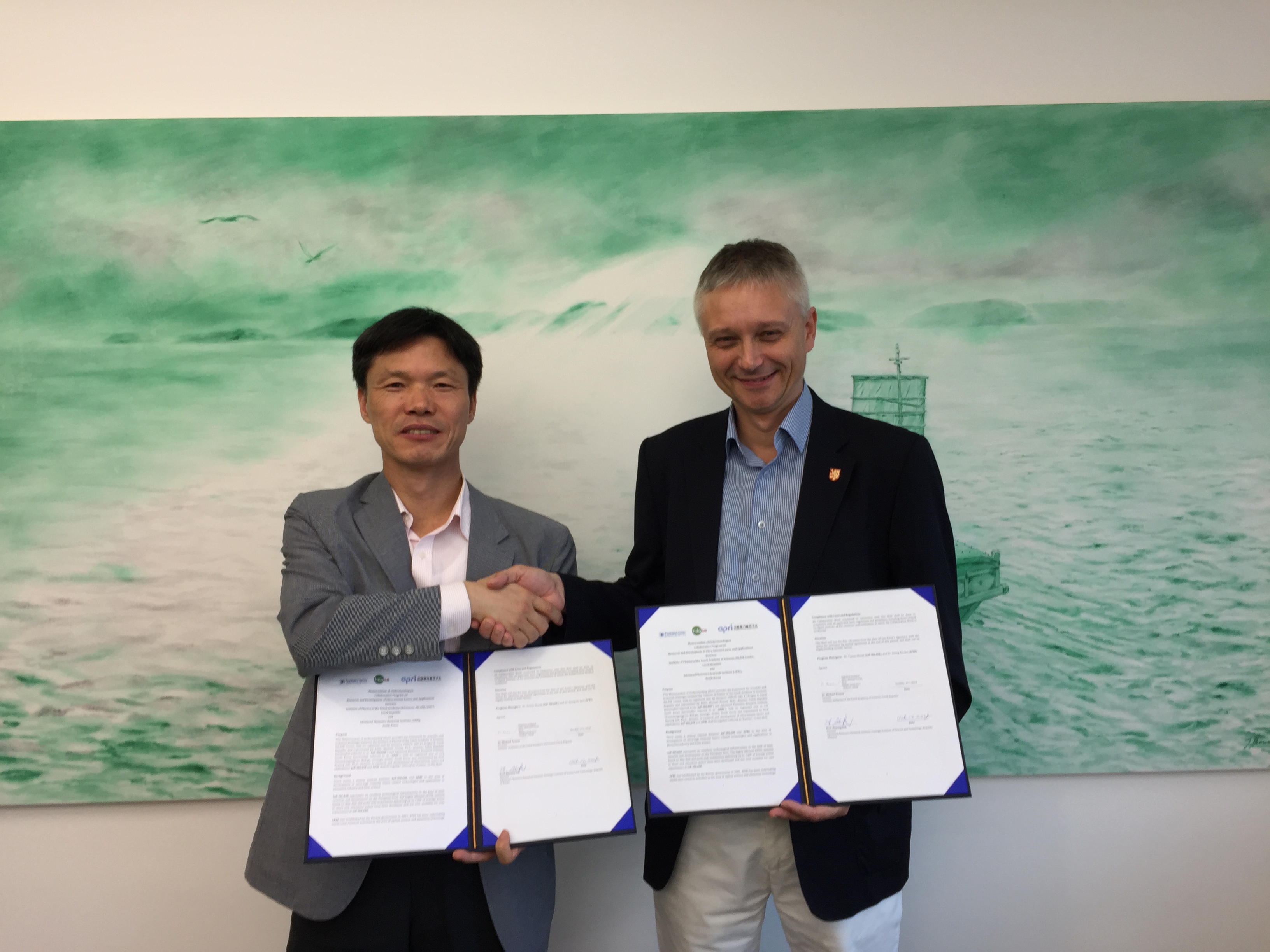 GIST APRI signs MoU with the Czech Institute of Physics to cooperate on ultra-high-speed lasers and applications 이미지