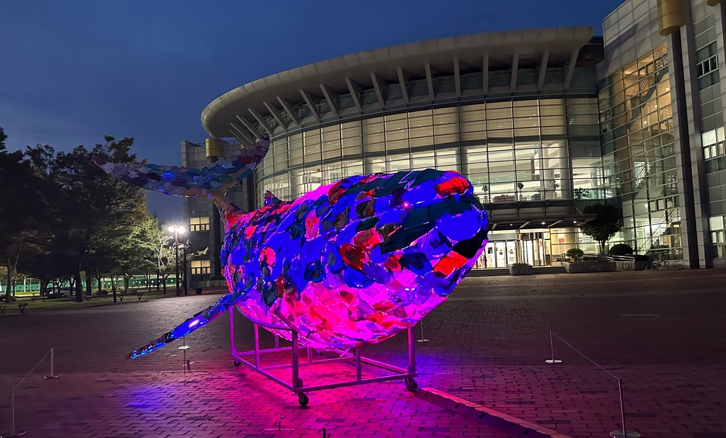 In commemoration of the 30th anniversary of the establishment of GIST, ‘Whale Swimming in Space’ by Sang-yeon Kim is exhibited 이미지