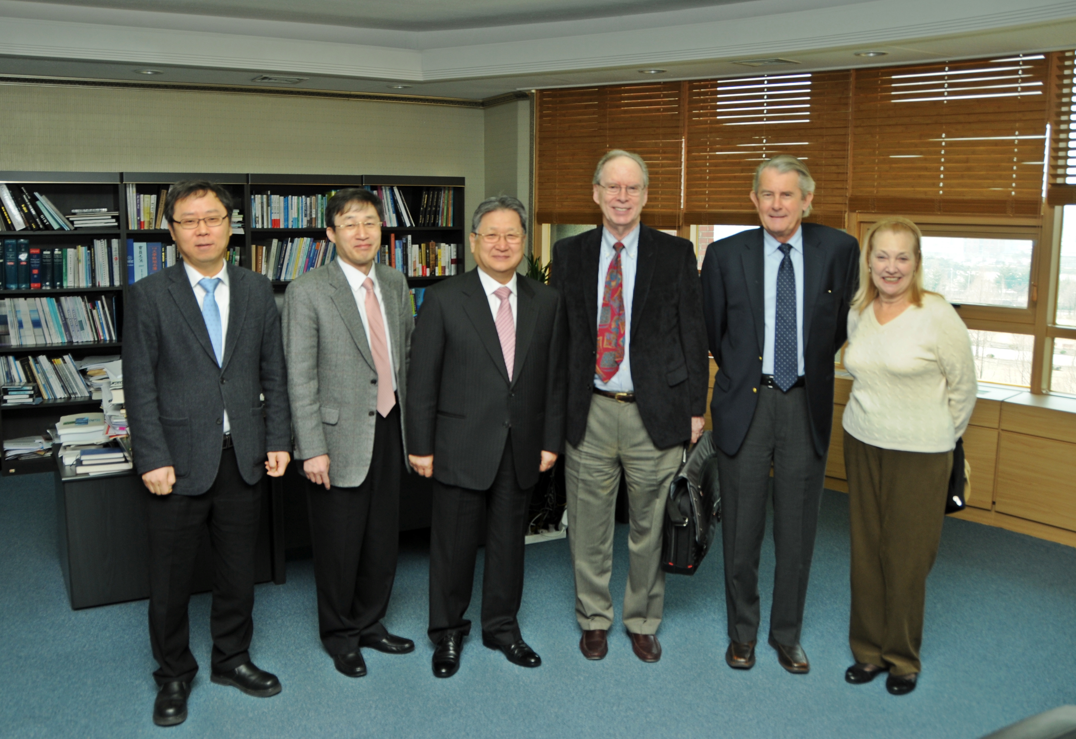 Caltech professors visit GIST 이미지