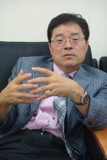 Electronic News Paper Interview- Park Chang-soo, Director of the Establishment and Planning of the Institute 이미지