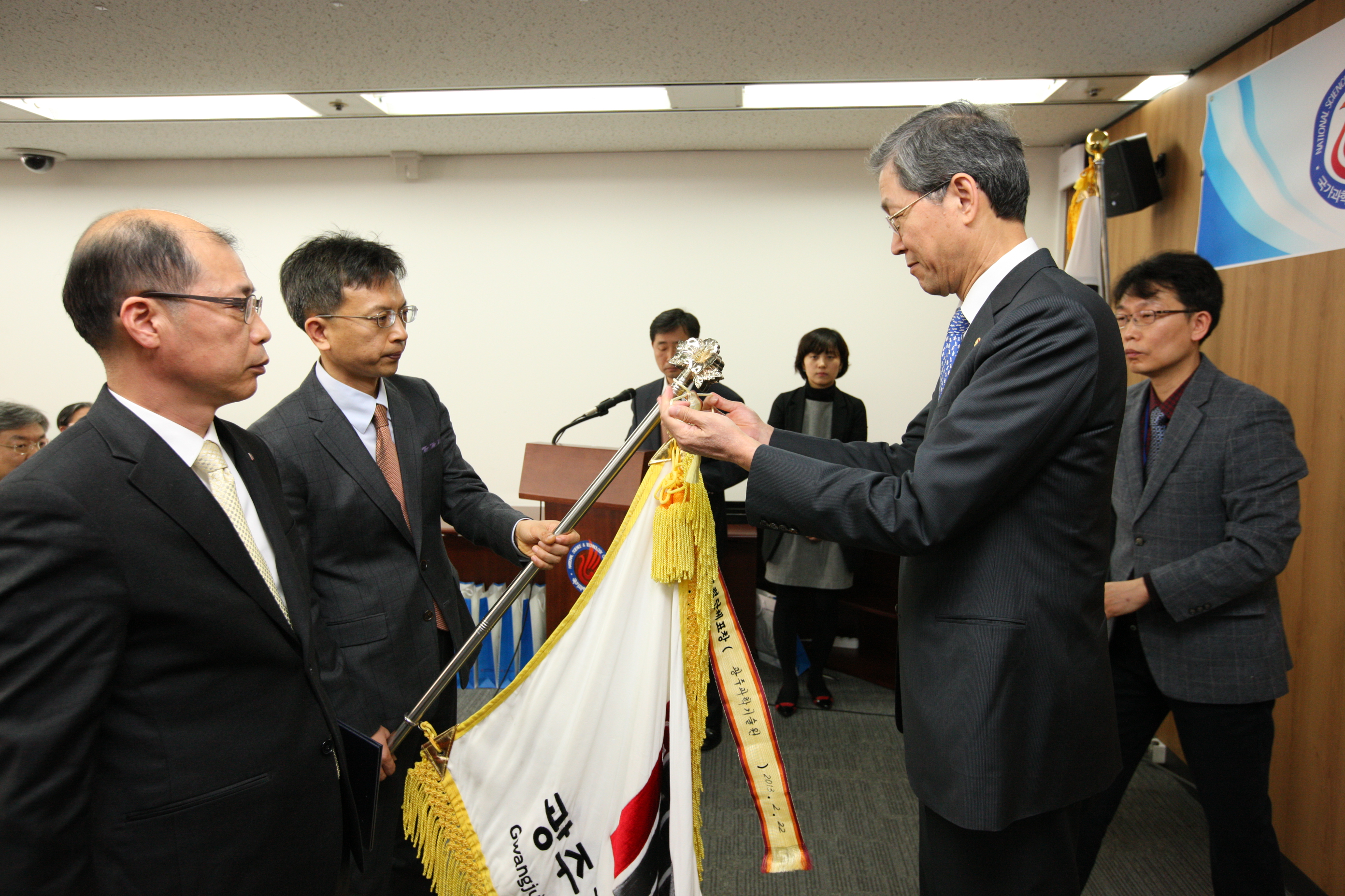 Gwangju Institute of Science & Technology wins in recognition as a high-performing research institute in science and technology in 2012 이미지